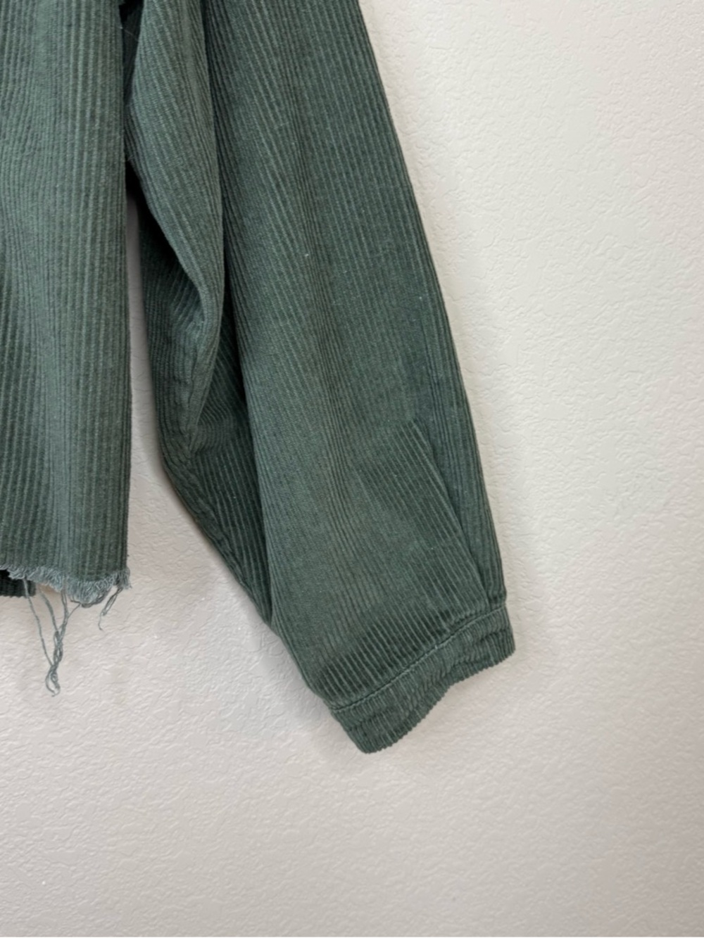 POL Clothing Frayed Hem Corduroy Trucker Green Forest Crop Jacket Sz L - Picture 6 of 14